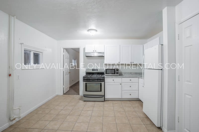 637 N 600 W – photo 1
