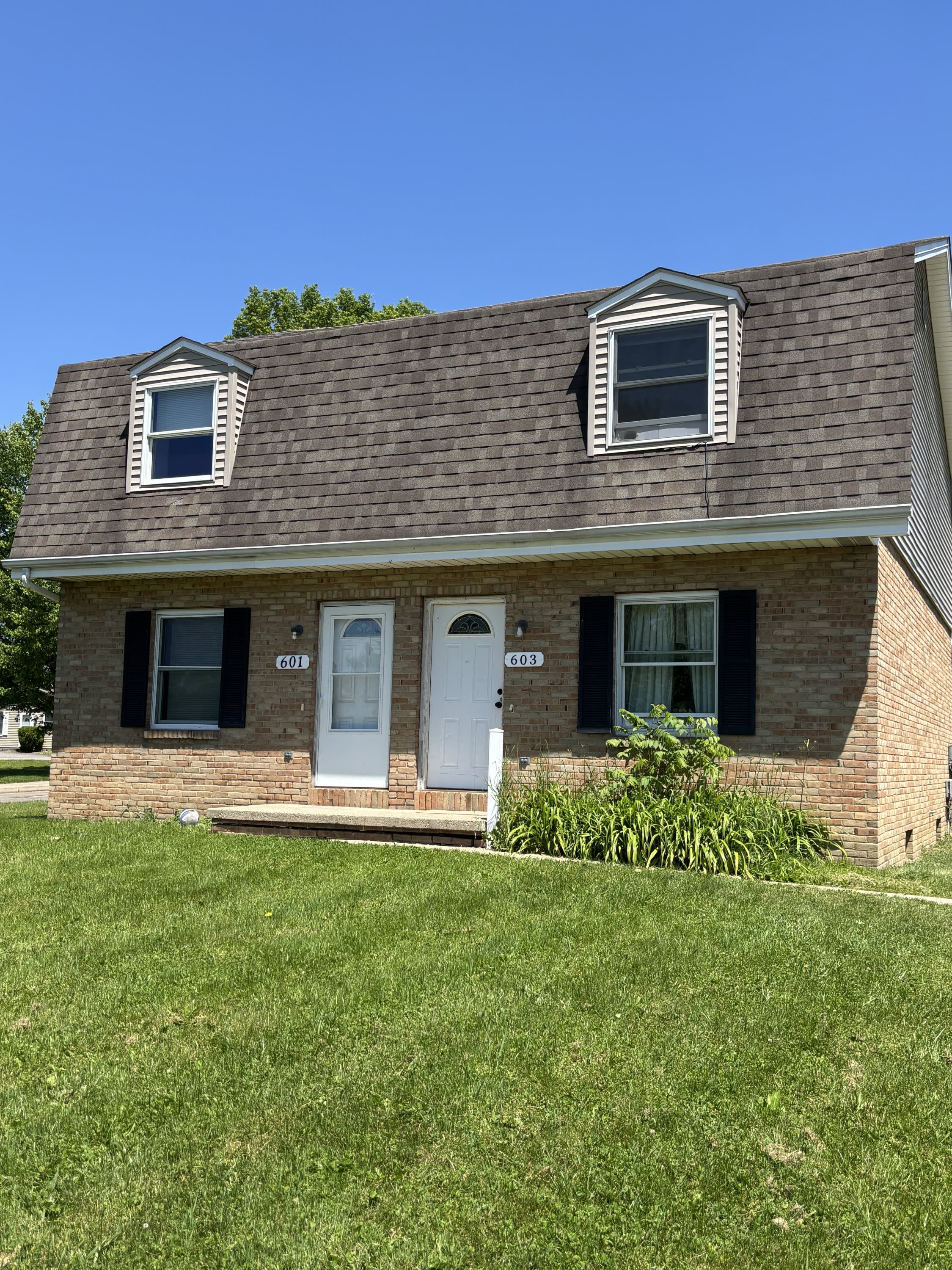 601 Lakeview Drive – photo 1 of 15