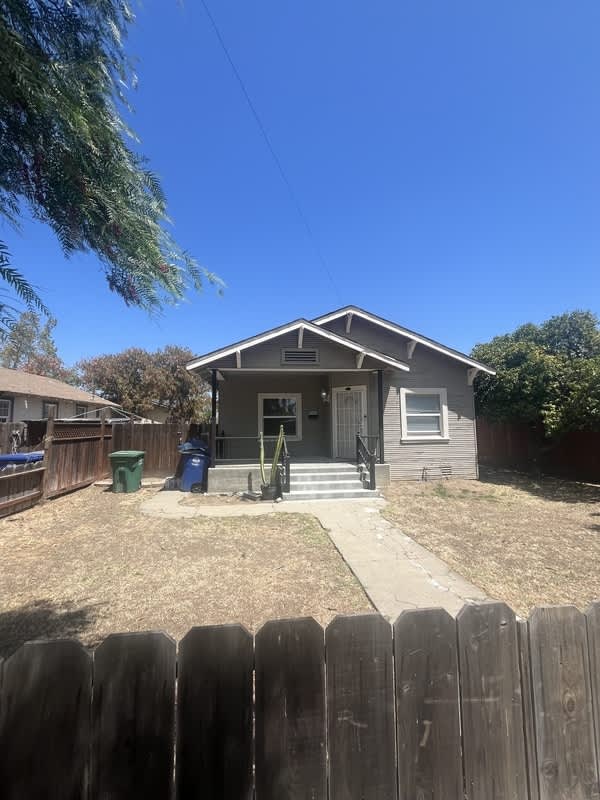 412 L Street – photo 1 of 18