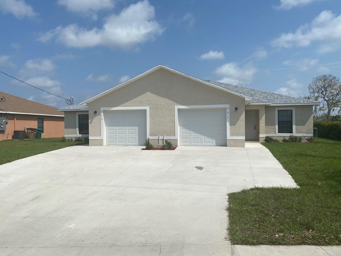 250 Move In Special 3 Bedroom 2 Bath Duplex – photo 1
