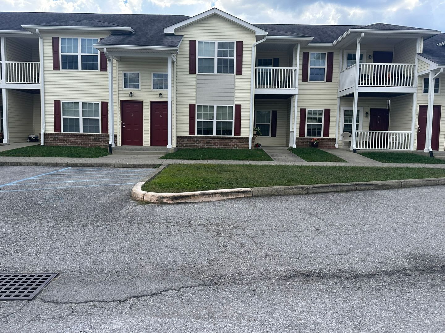 Trafalgar Pointe Apartments – photo 1 of 13