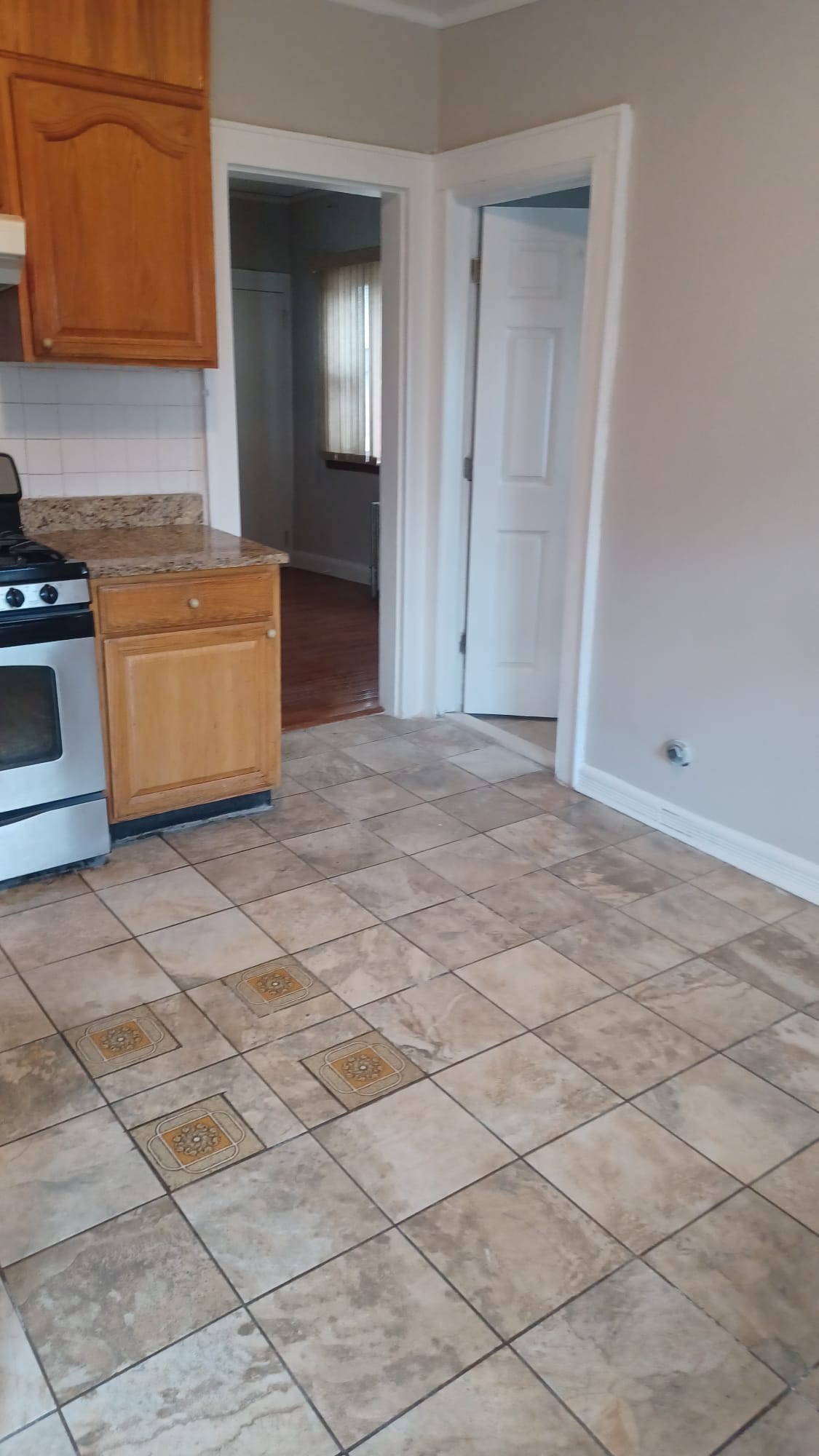 14 43Rd Street – photo 1