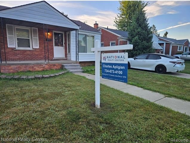 17190 Lennane Street – photo 1