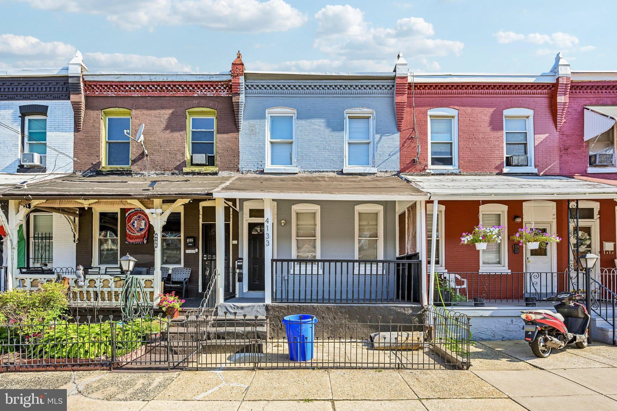 4133 BROWN Street – photo 1