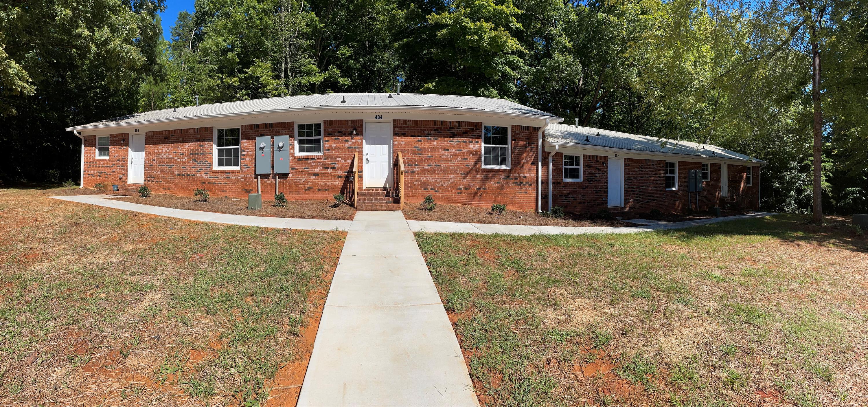402 Rice Street Lexington, NC 27295 – photo 1 of 9