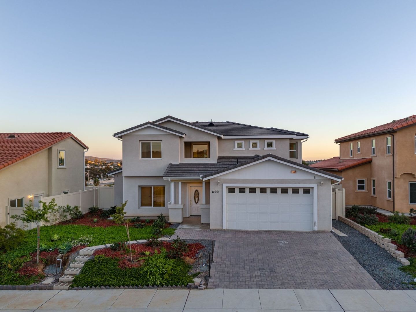 4 Bedroom house with view – photo 1
