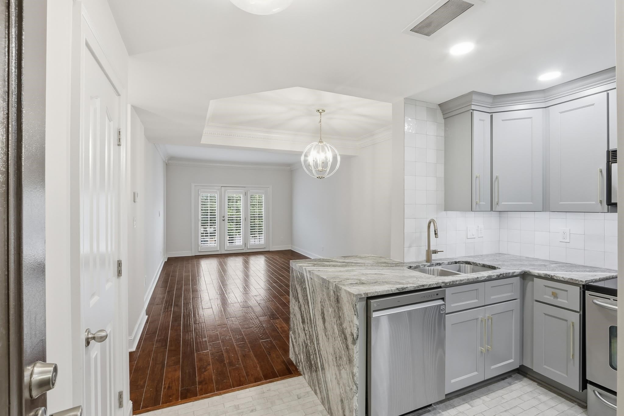 5400 Park Ave – photo 1