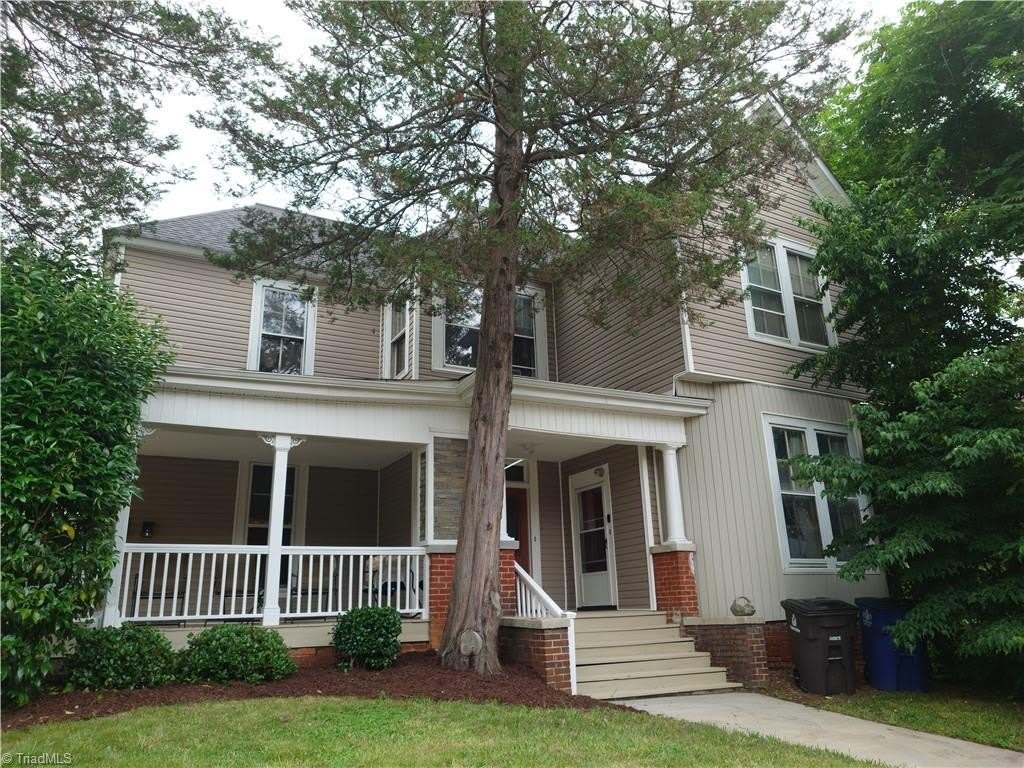 301 Spring Street – photo 1