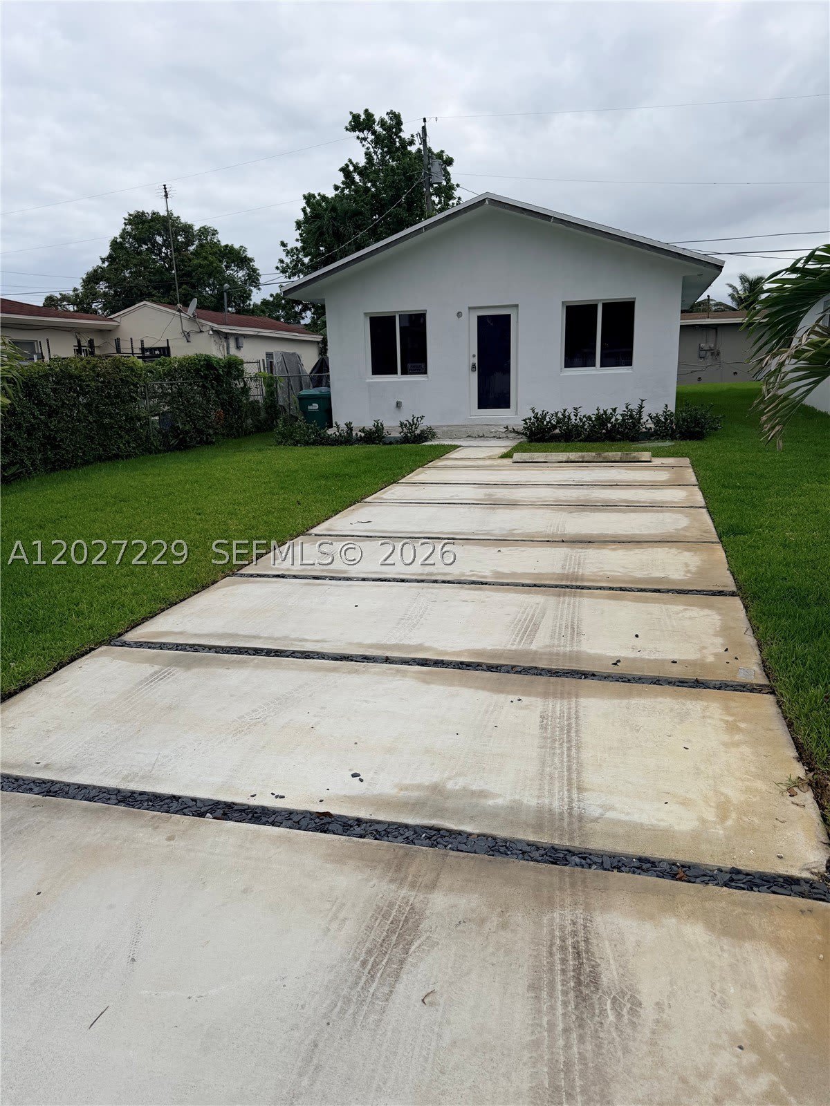 1185 NW 100th St – photo 1 of 3