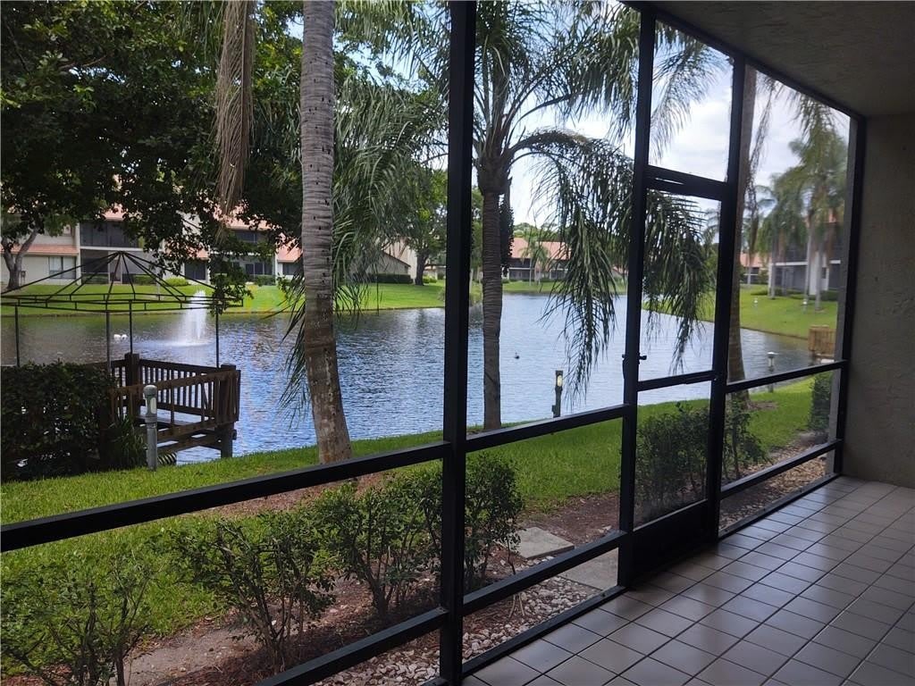 5801 Coach House Circle – photo 1