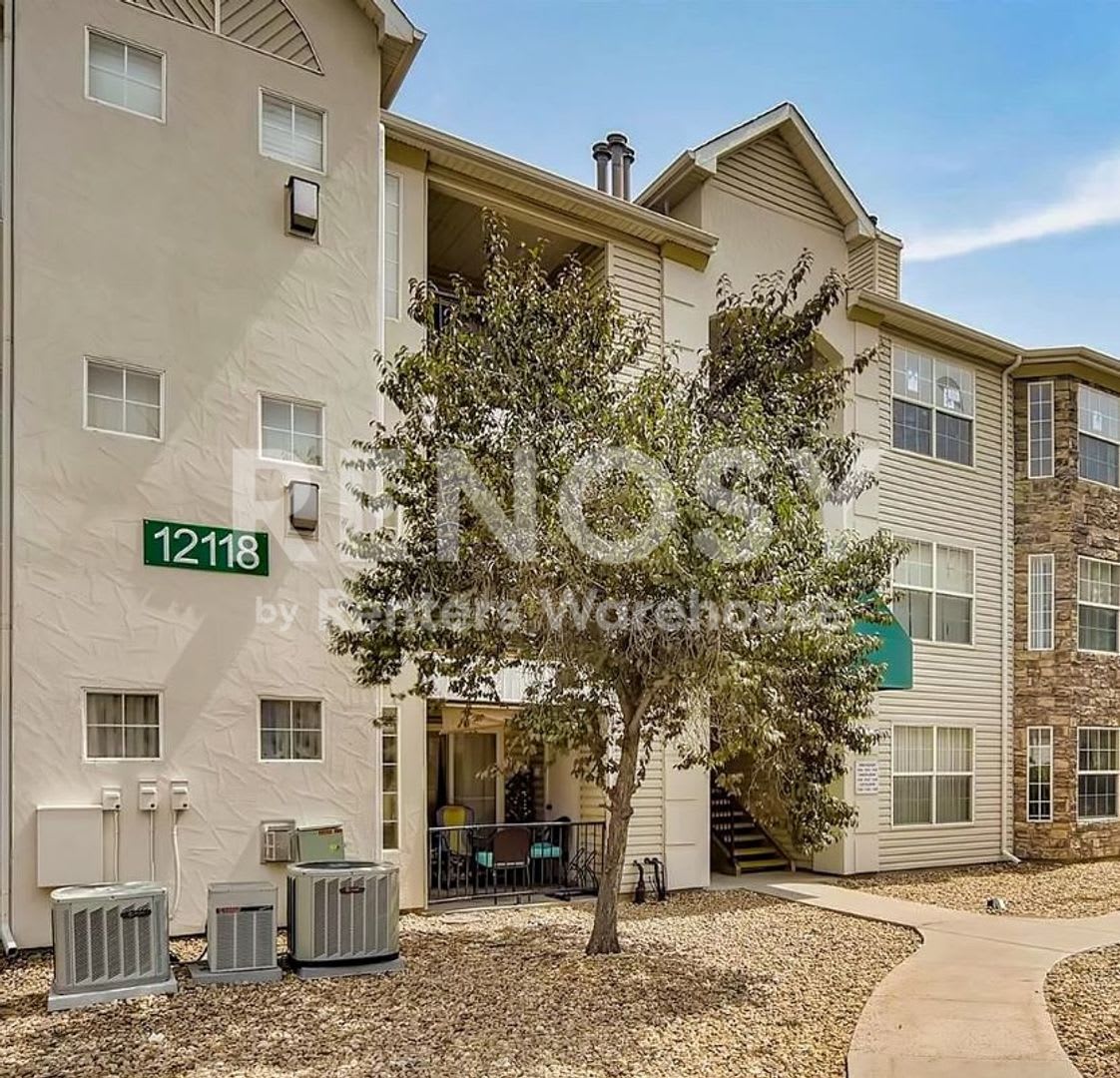 Available August 2026 2 Bedroom Office Penthouse Condo New Paint Carpet Whirlpool Appliances Plus Garage – photo 1 of 28
