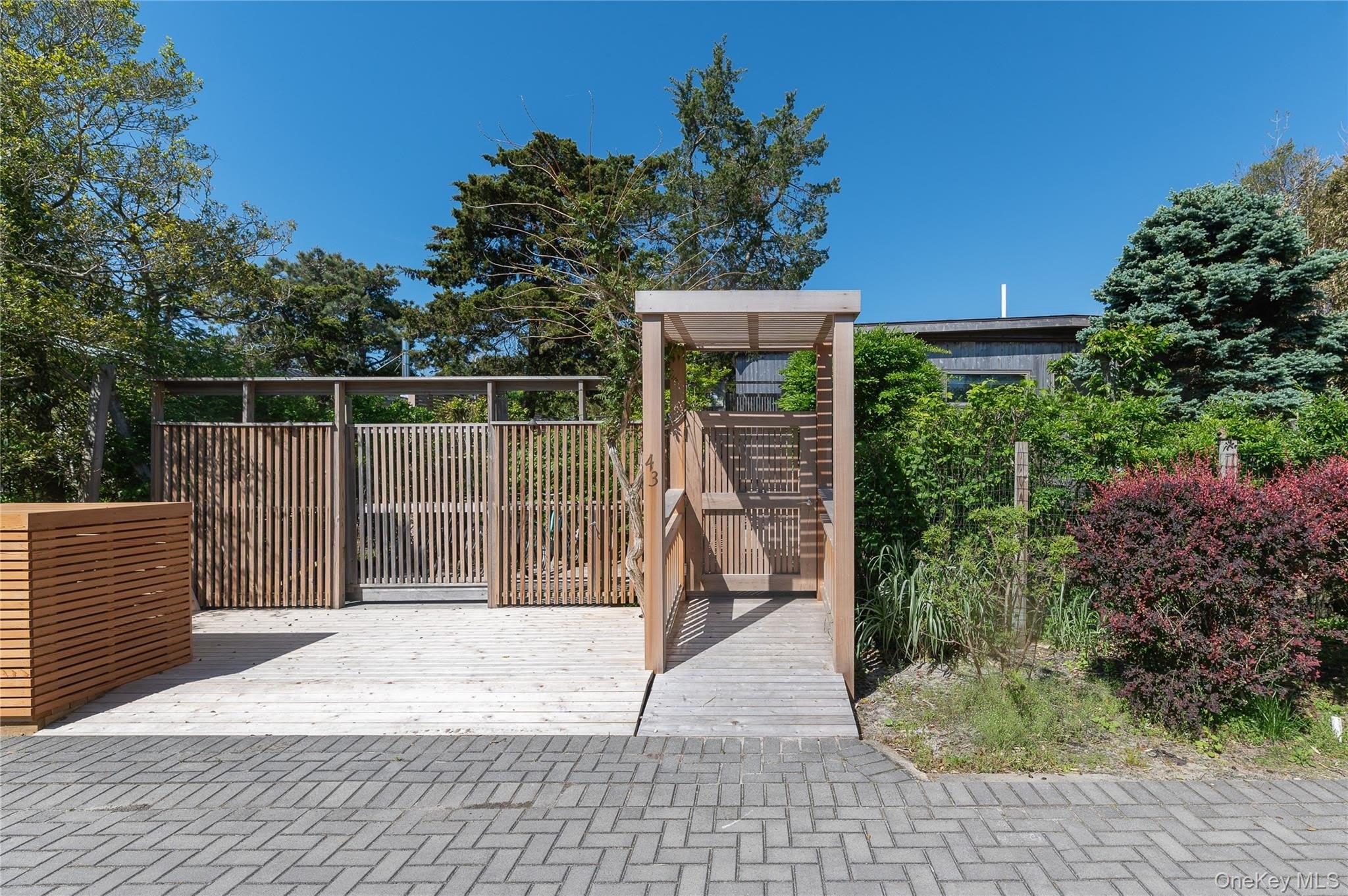 43 Crescent Avenue – photo 1
