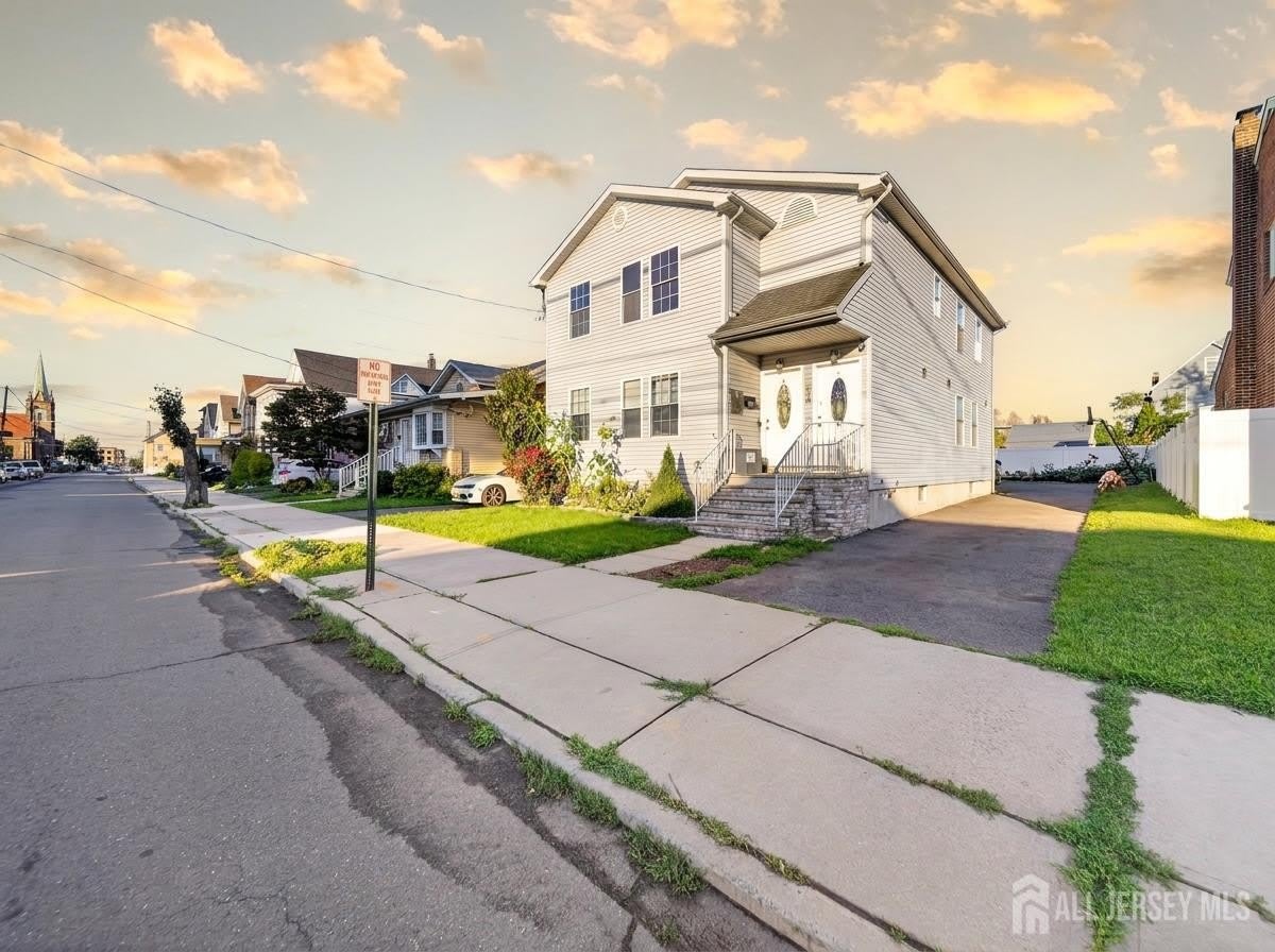 138 Pershing Avenue – photo 1 of 11