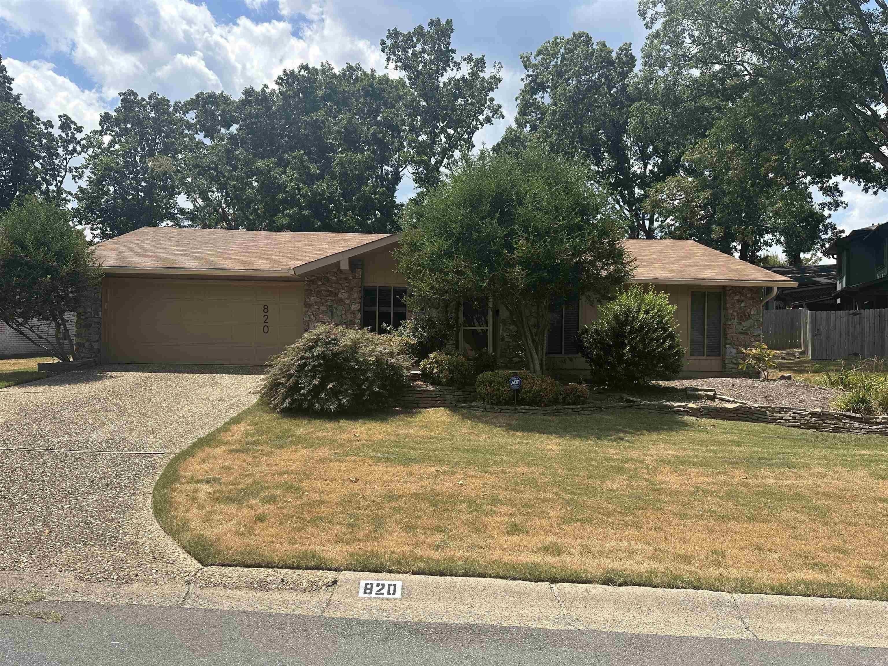 820 Shackleford – photo 1