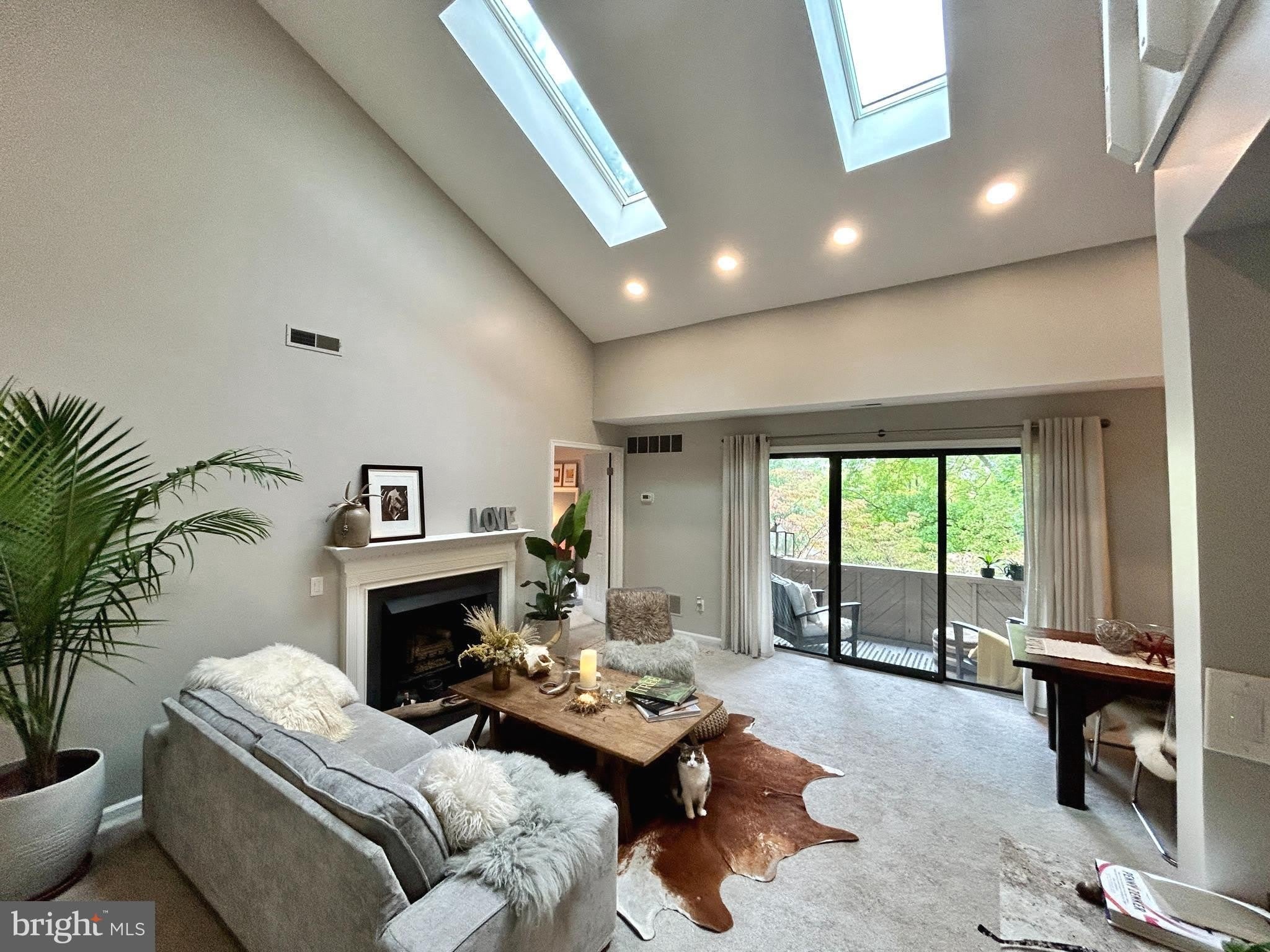 1709 MOUNTAINVIEW Drive – photo 1 of 56