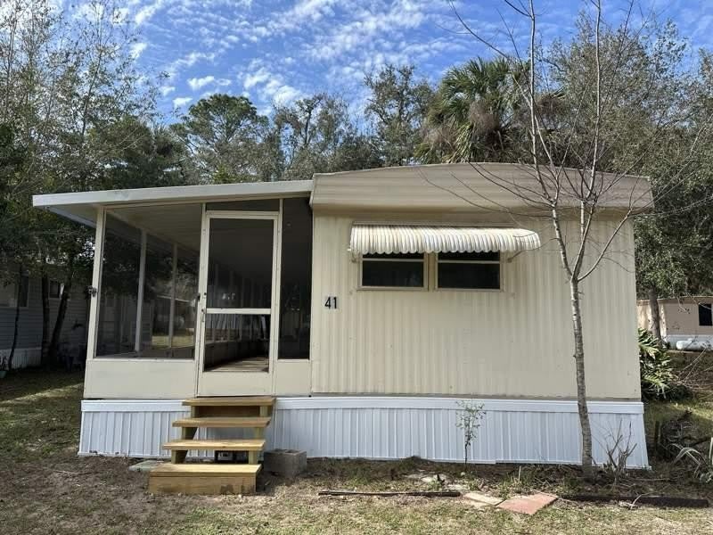 130 S Suncoast Blvd – photo 1 of 7