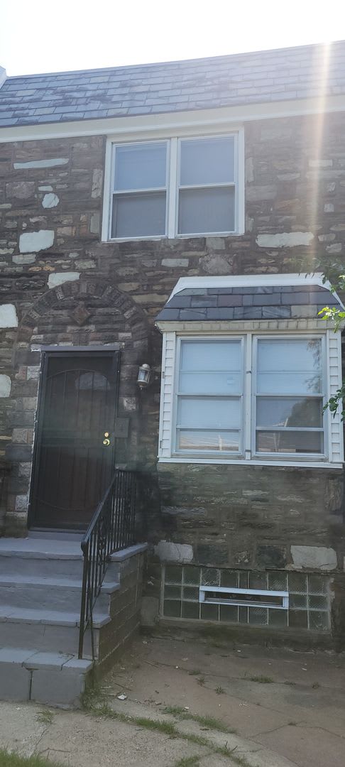 Large Home Mayfair – photo 1