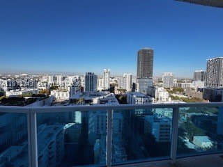 700 NE 25th St – photo 1