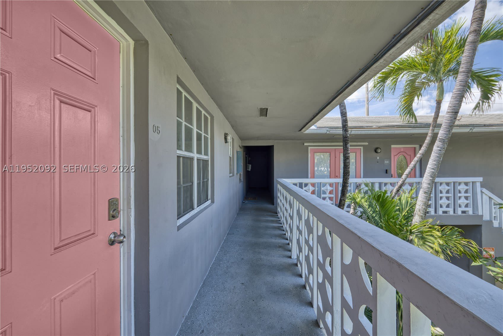 400 SE 31st St – photo 1