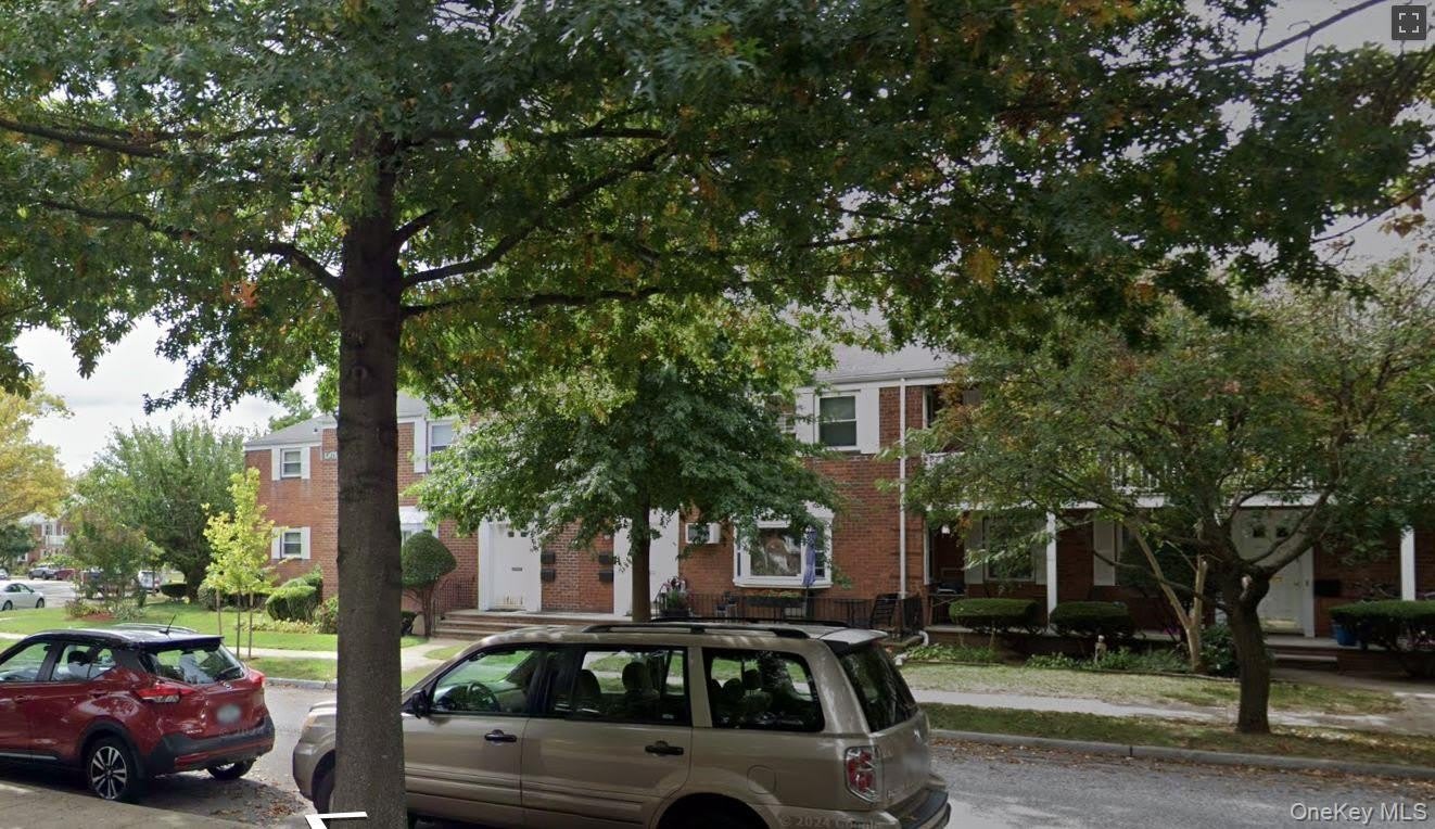 73-27 260th Street – photo 1