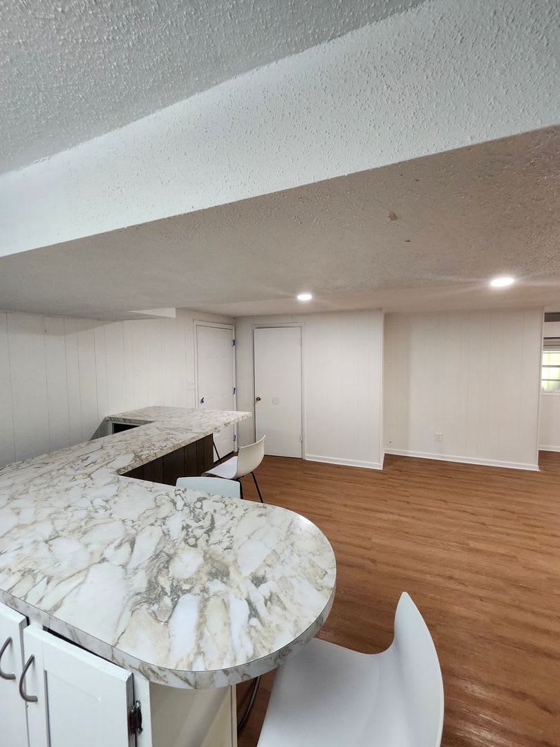 The House Boat Garage Apartment – photo 1