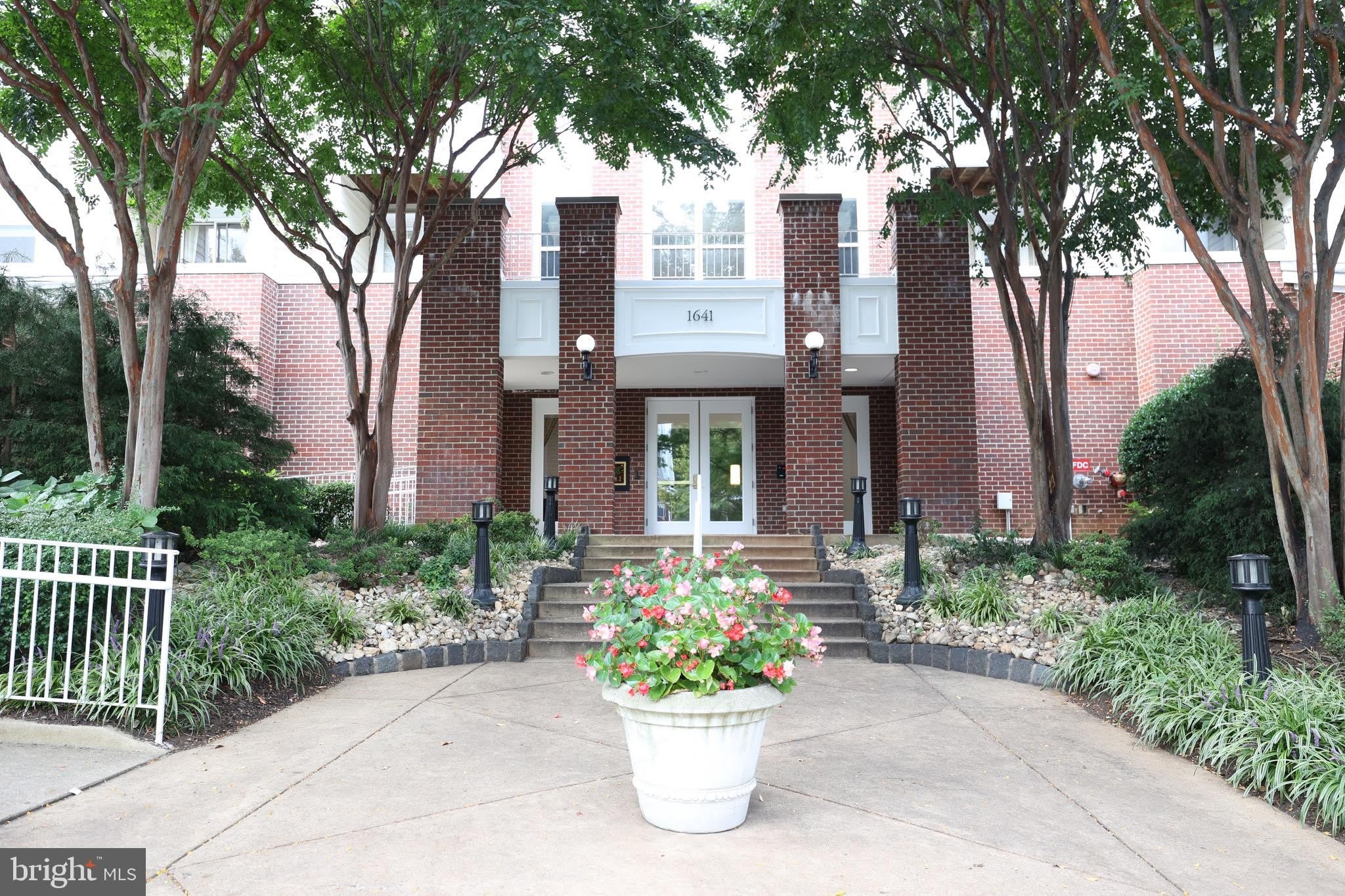1641 International Drive – photo 1 of 293