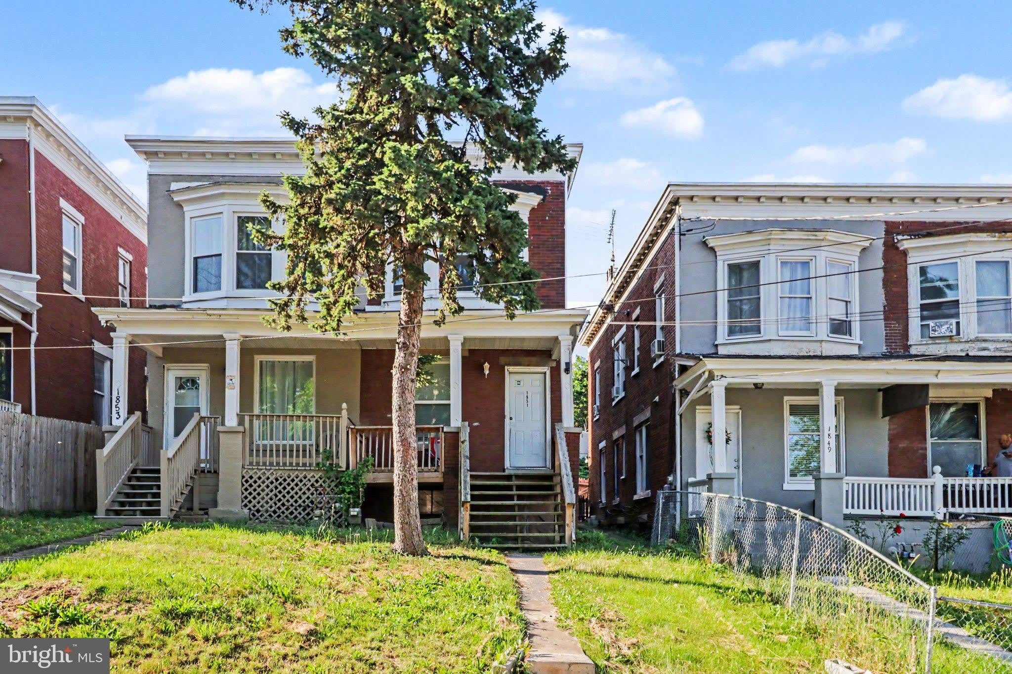 1851 SPENCER Street – photo 1 of 26