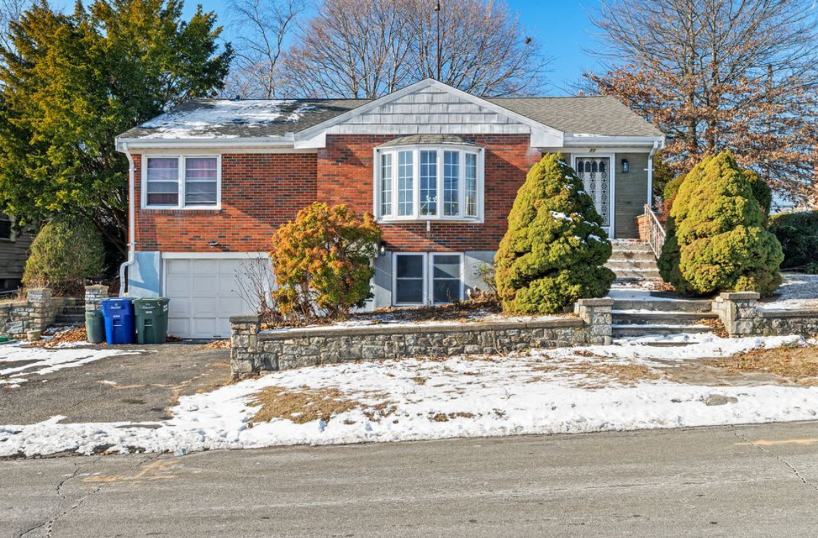 77 Alexander Avenue – photo 1