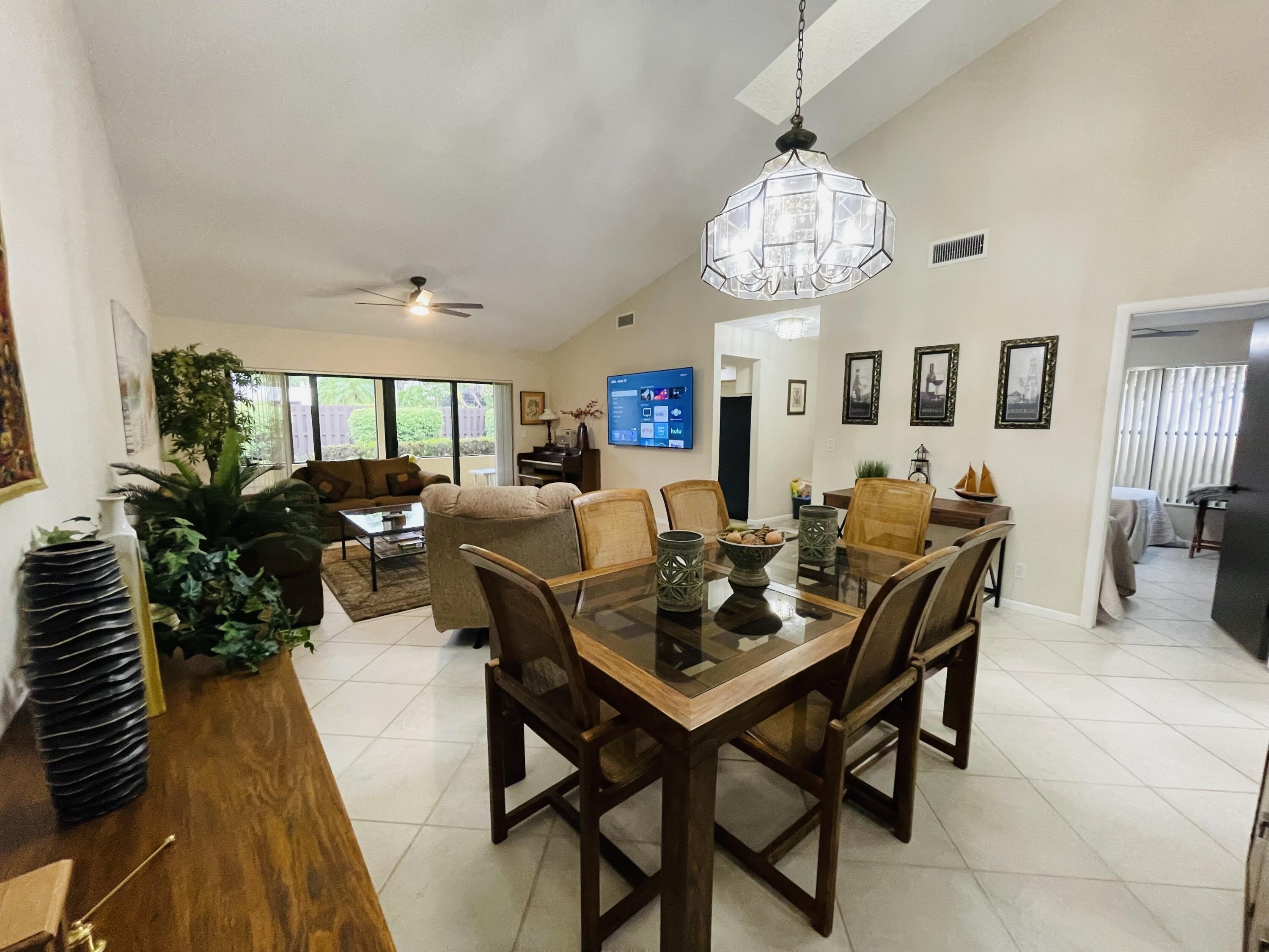 354 SW 28th Avenue – photo 1