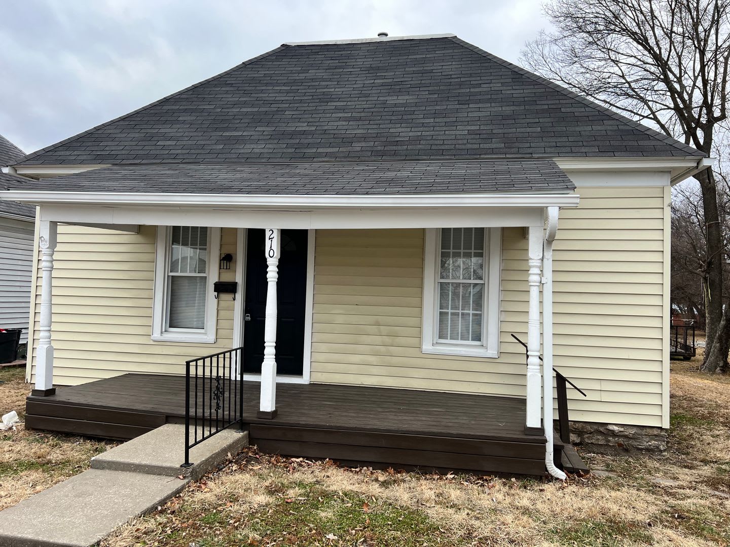 2 Bed 1 Bath – photo 1 of 6