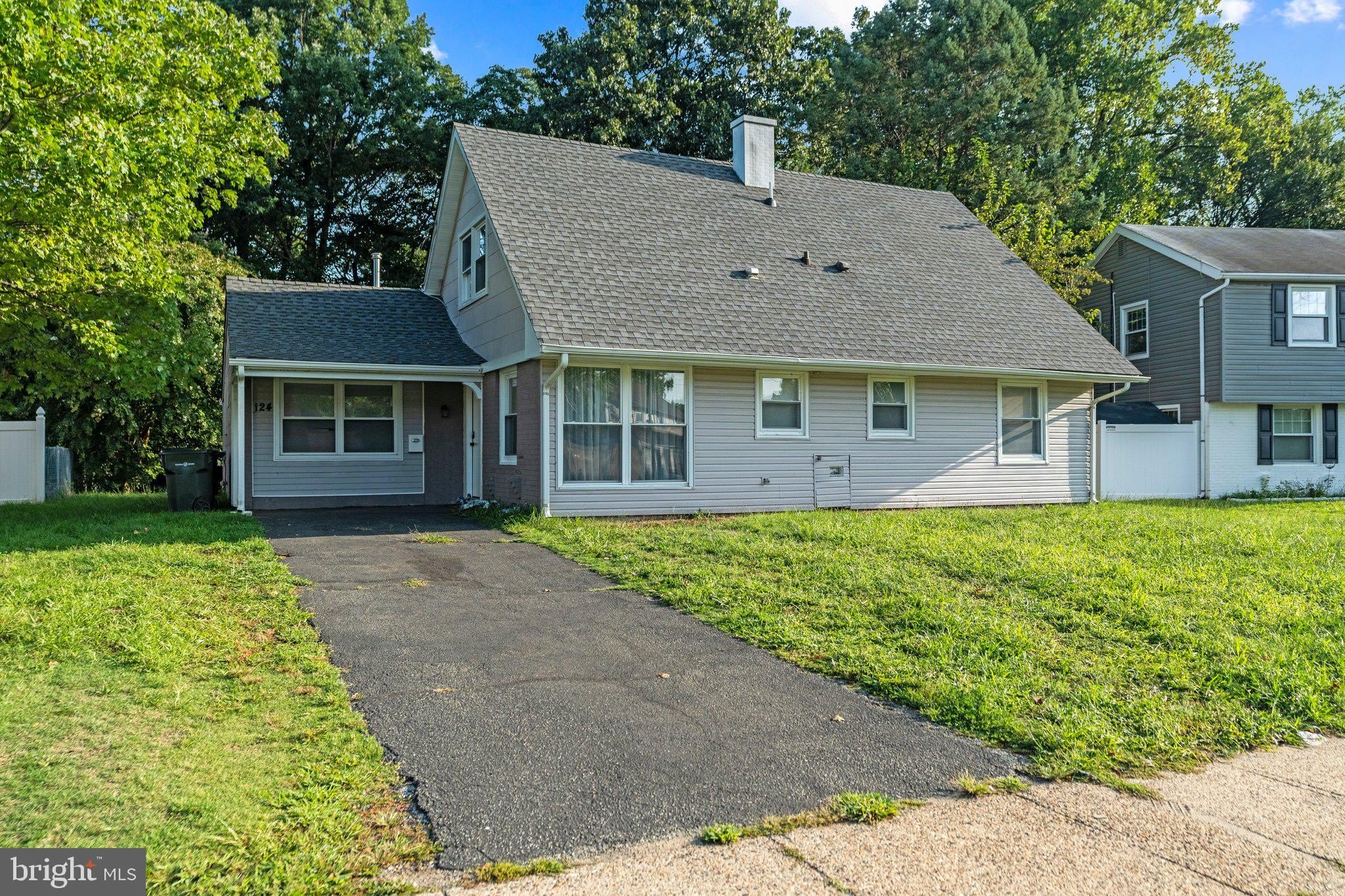 124 PENNYPACKER Drive – photo 1 of 33