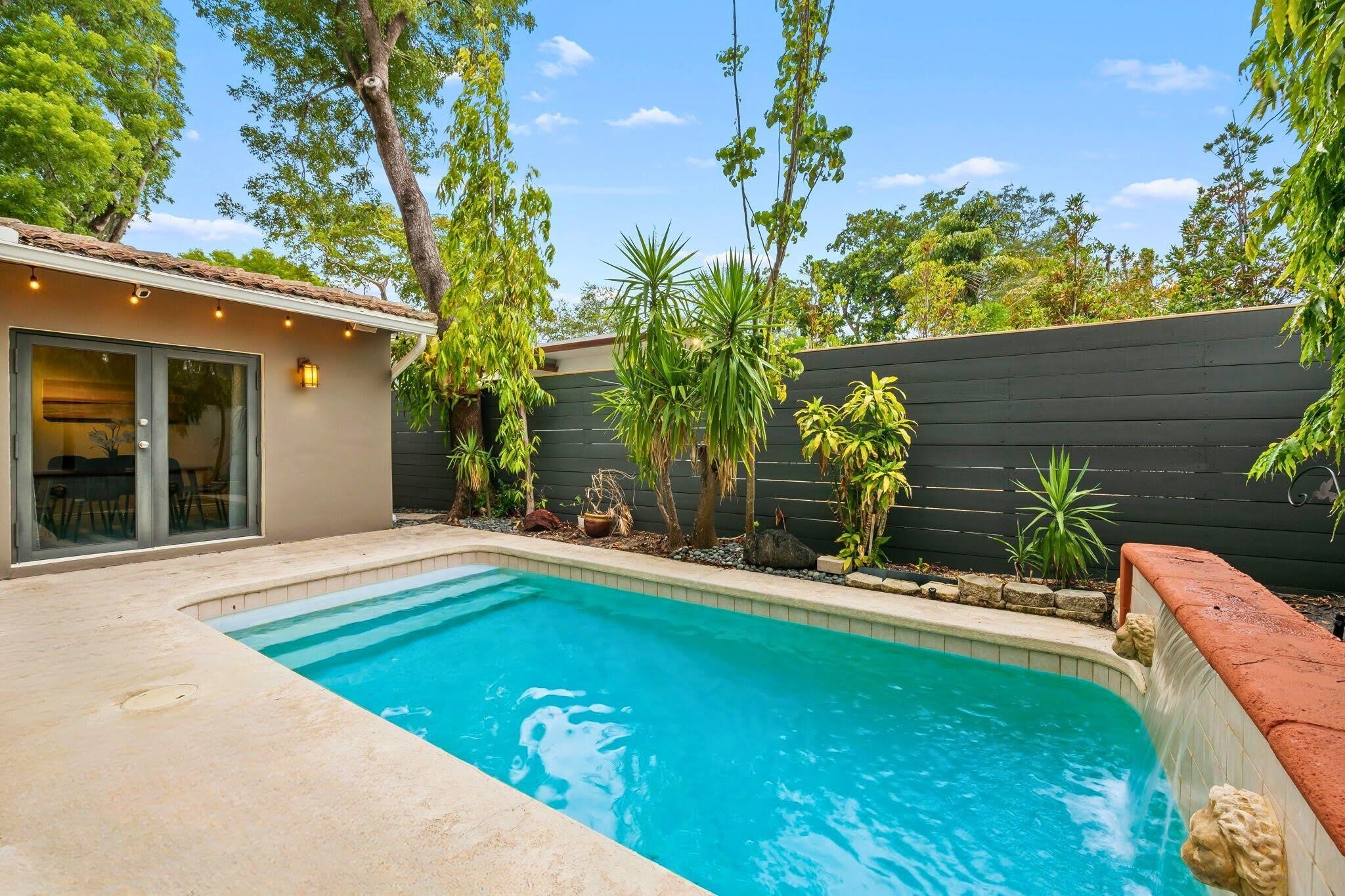 222 SE 16th Avenue – photo 1