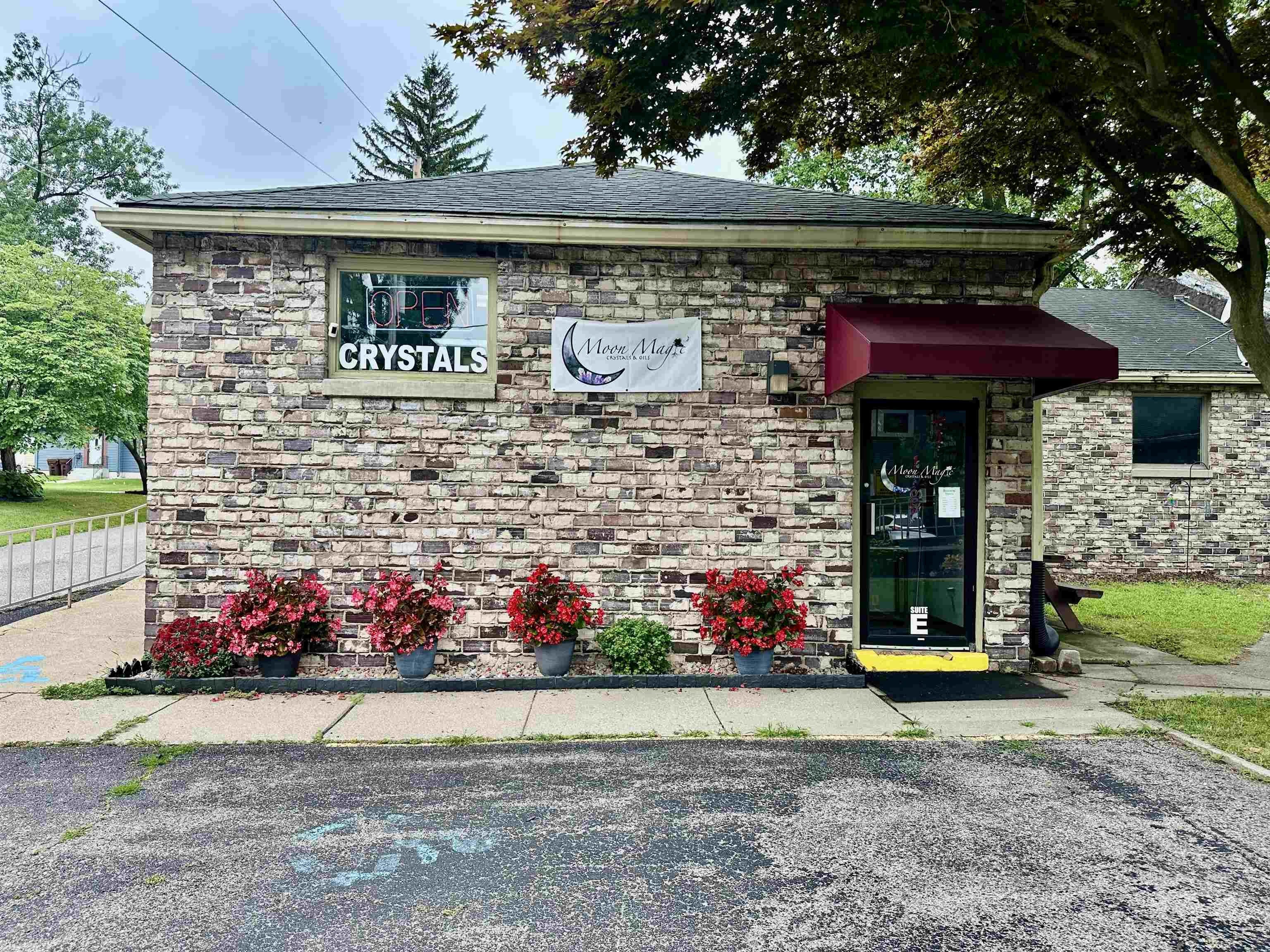 909 W Maumee, Ste E Street – photo 1 of 4