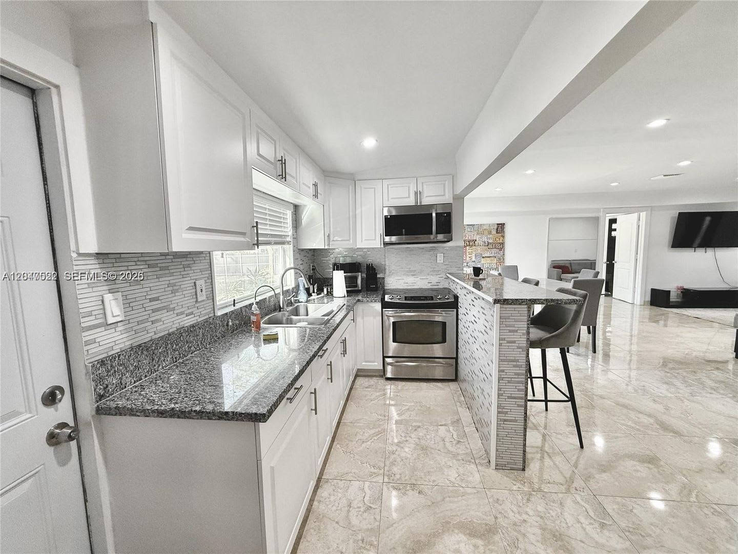 947 NE 149th Street 0, Miami, FL 33161 – photo 1