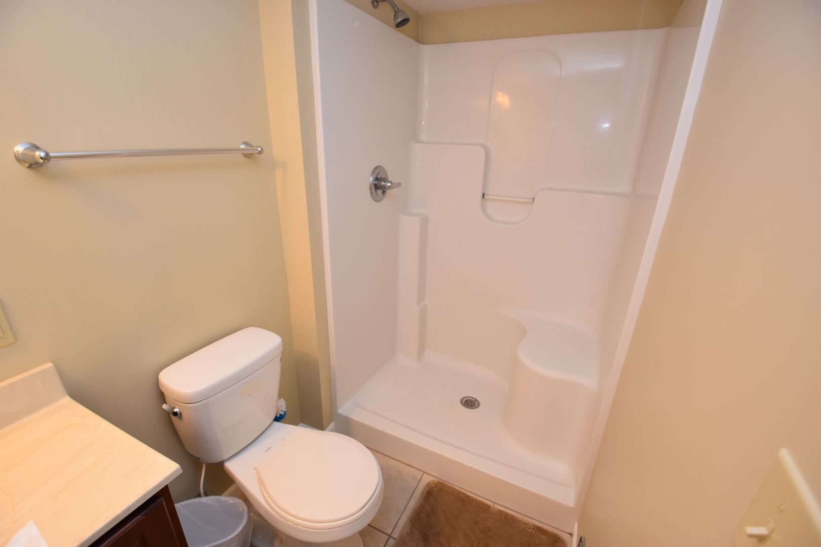 Executive home with pond views just 10 mins to Notre Dame. – photo 1 of 9