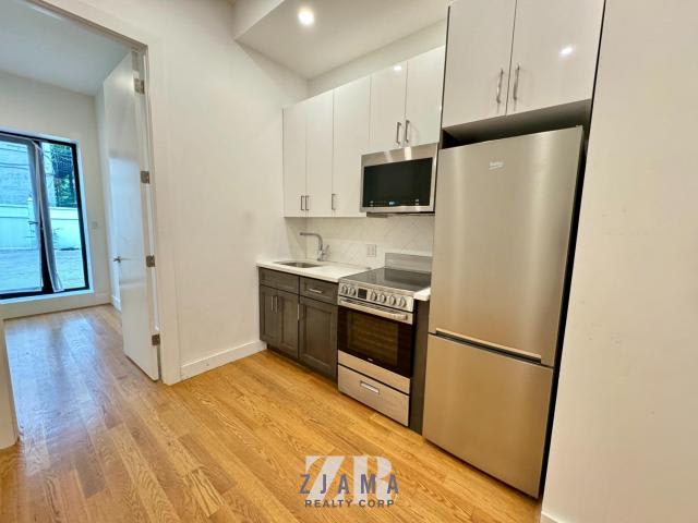435 Dekalb Avenue – photo 1