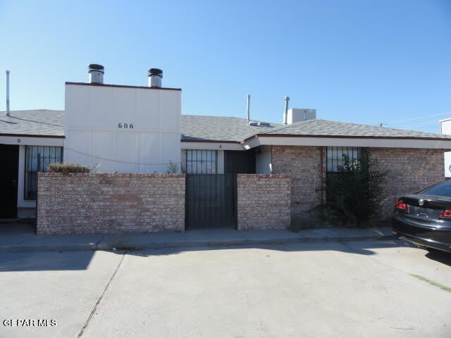 606 White Cliffs Drive – photo 1