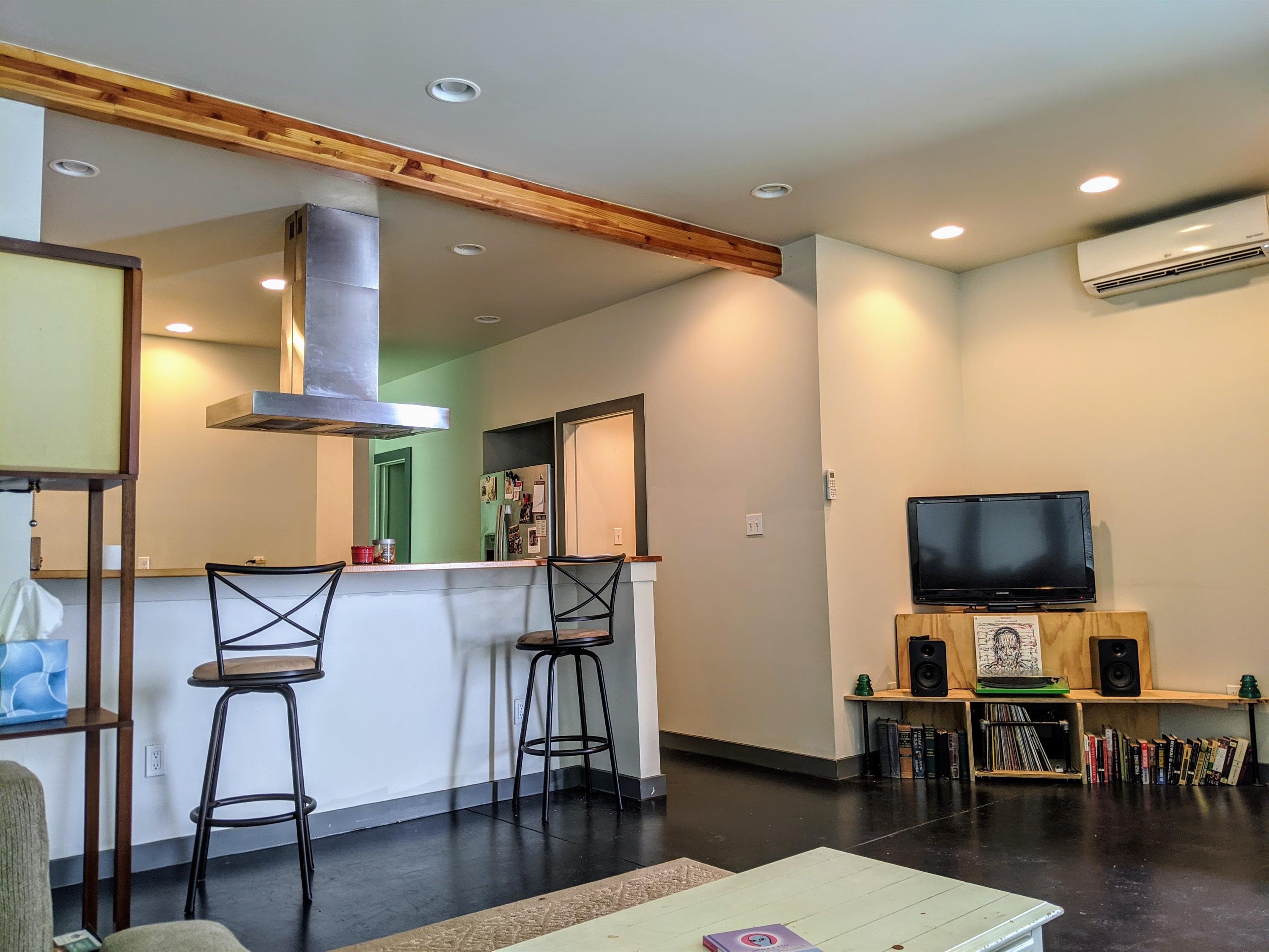 300 B North Parker Avenue – photo 1