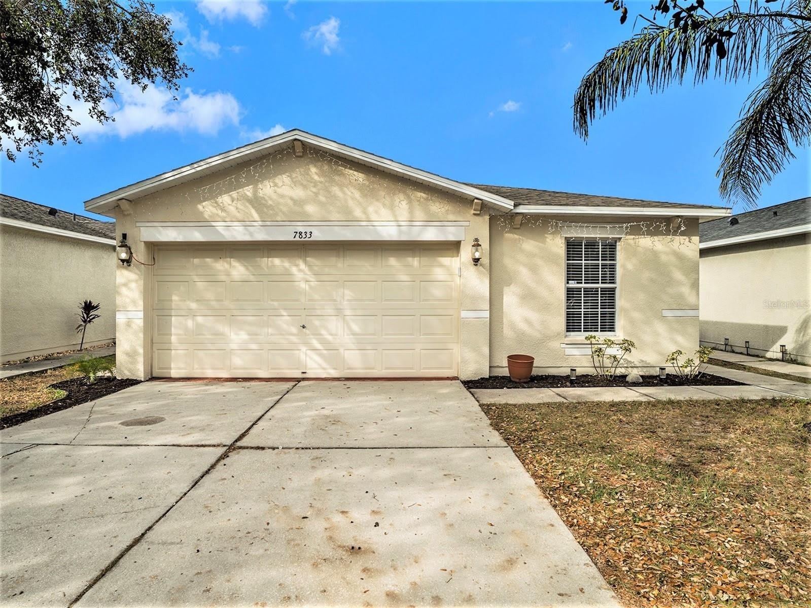 7833 CARRIAGE POINTE Drive – photo 1 of 29