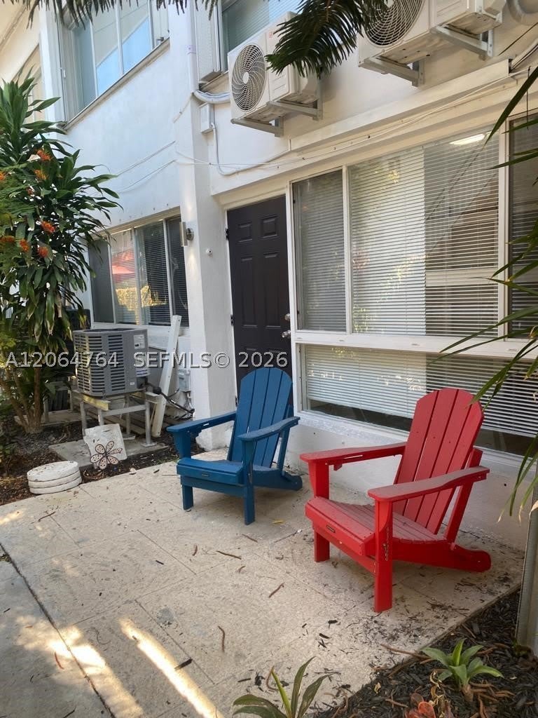 7435 Byron Ave – photo 1
