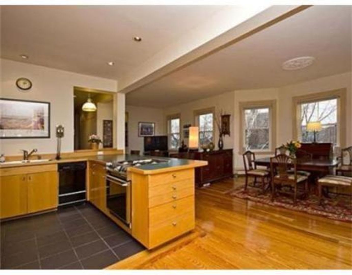 Mission Hill 3 Bed – photo 1