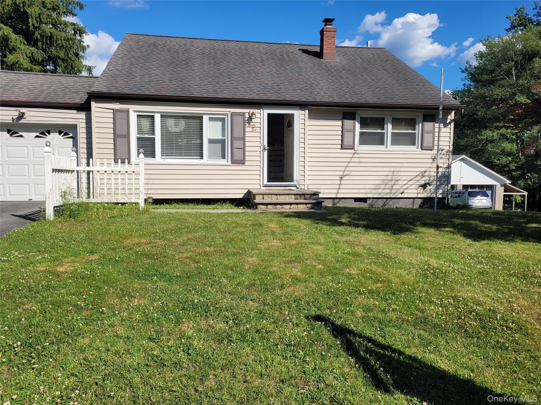 66 Phillips Street – photo 1 of 21