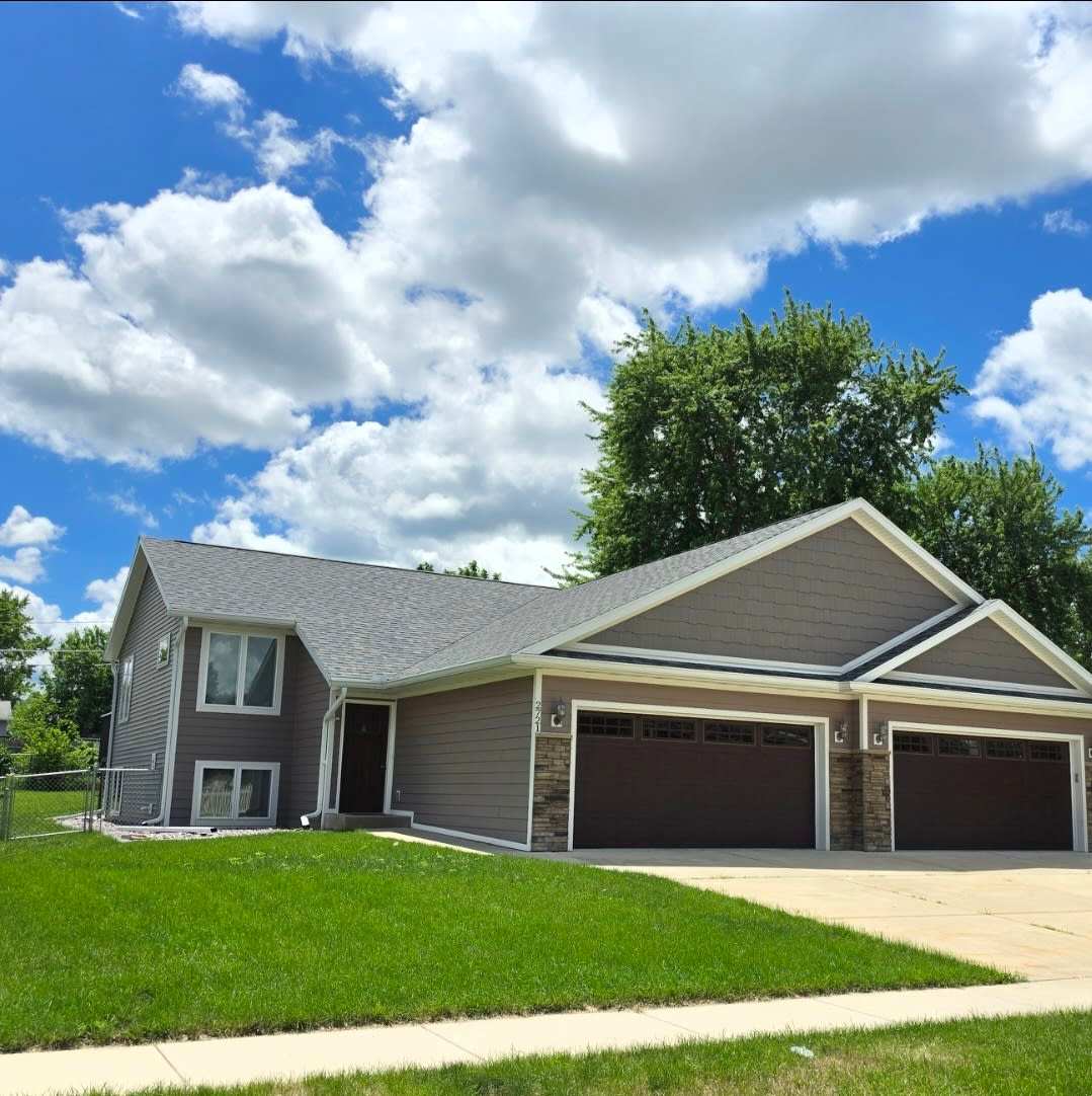 2721 Kellogg Avenue – photo 1