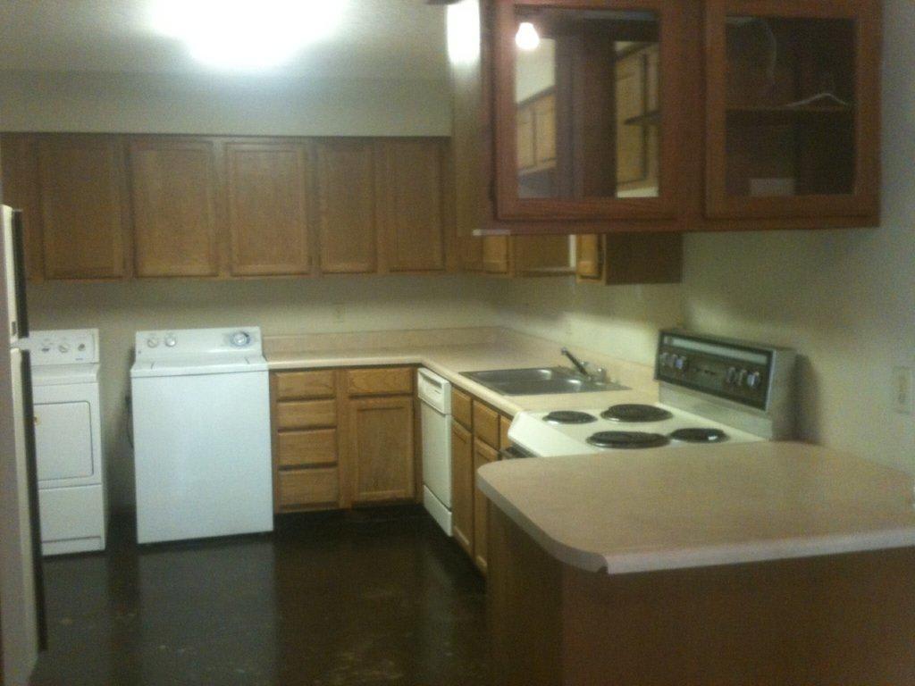 958-960 North Lancelot Avenue – photo 1