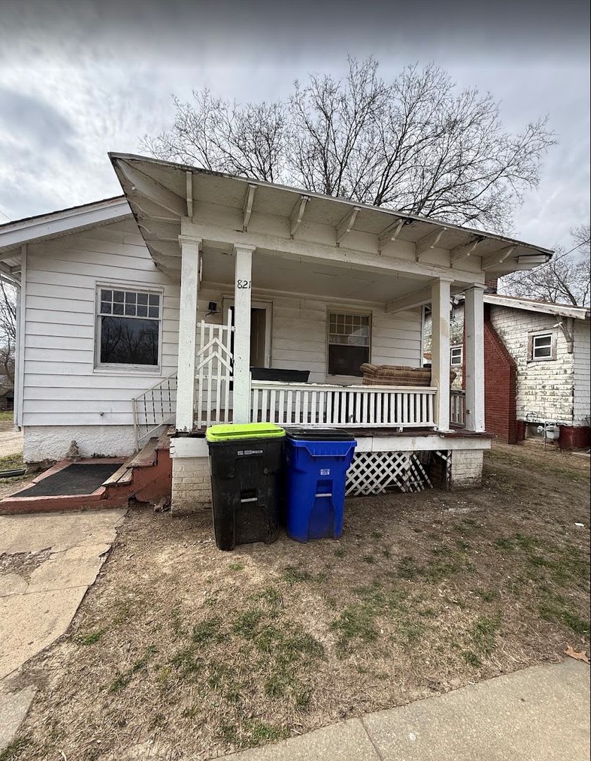 Owner financing / Handyman Special / Investment Opportunity – photo 1 of 6