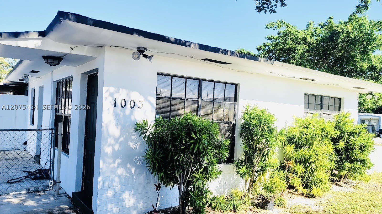 1003 NW 73 St – photo 1 of 7