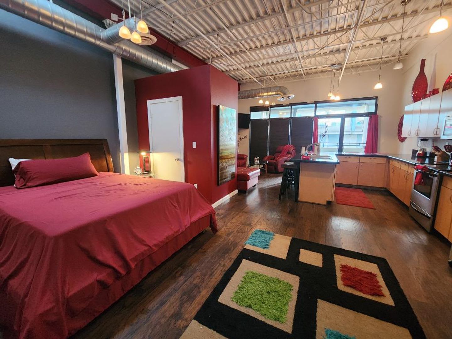 Large Studio 1 bathroom – photo 1