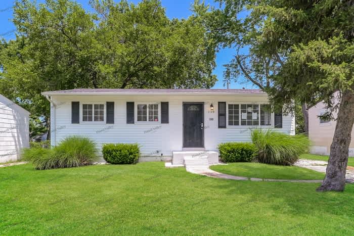 1149 Scott Avenue – photo 1 of 13