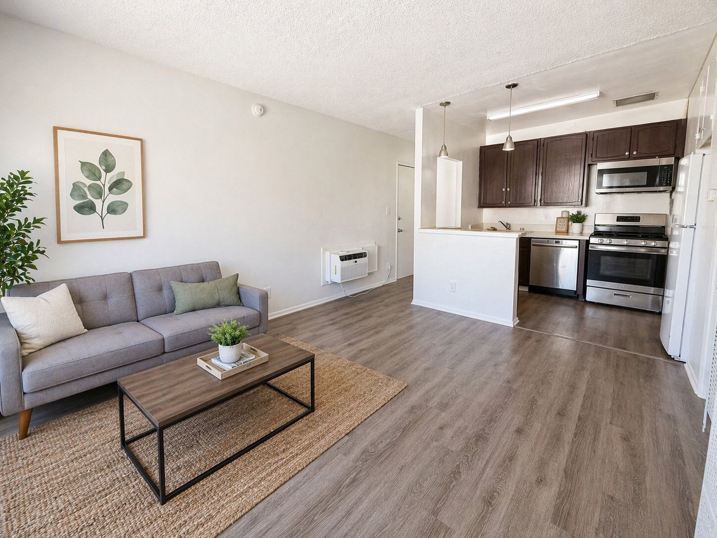 1133 W 36th Pl – photo 1
