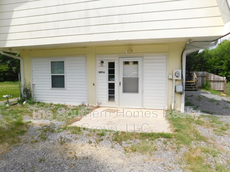 1219 Pennsylvania Avenue – photo 1 of 10